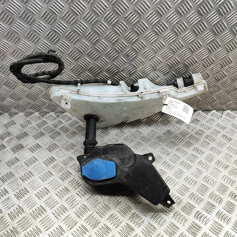 Windshield washer fluid reservoir/tank – Audi A7 S7 4G (2011-2017)