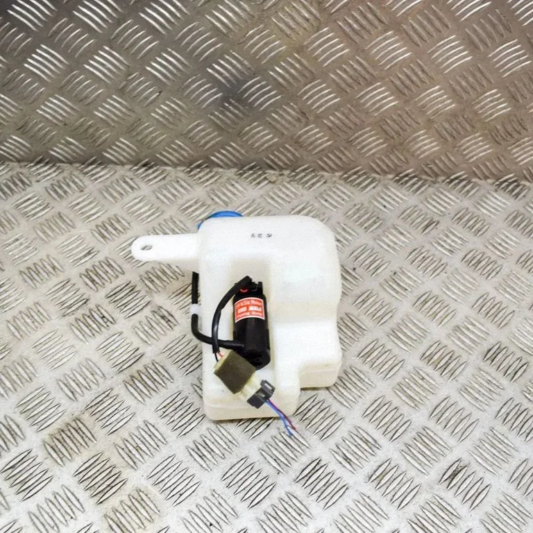 Windshield washer fluid reservoir/tank