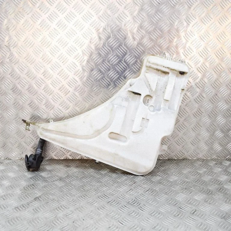 Zbiorniczek spryskiwacza – BMW Seria 3 F30 F35 F31 (2012-2018)