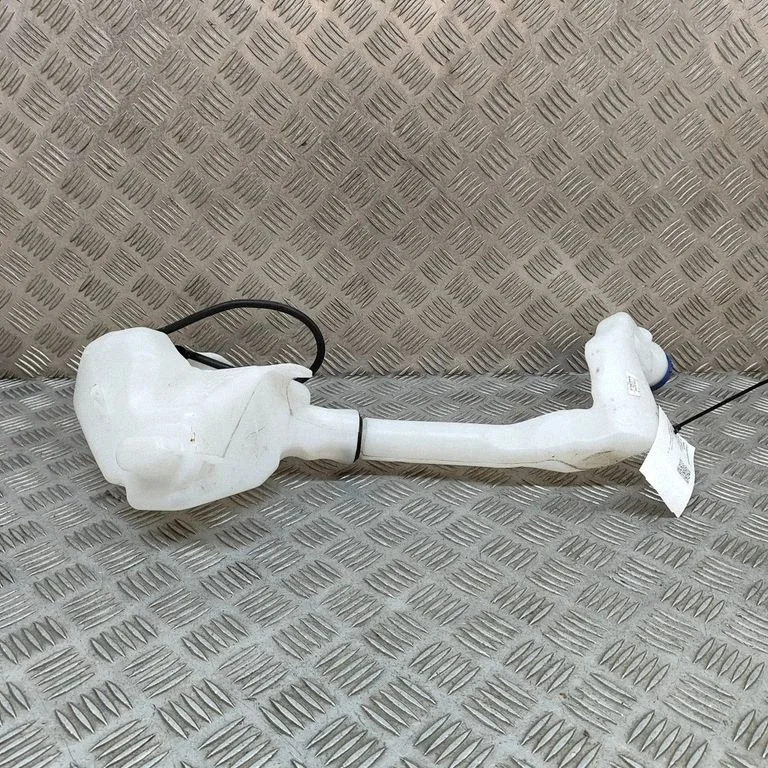 Logu mazgāšanas šķidruma tvertne 9844544180