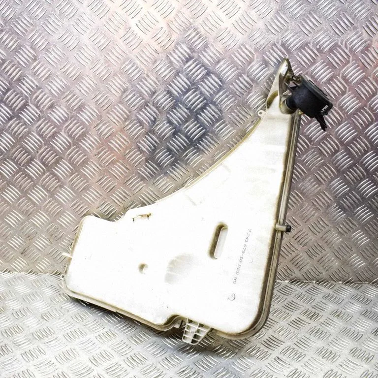Zbiorniczek spryskiwacza – BMW Seria 3 F30 F35 F31 (2012-2018)