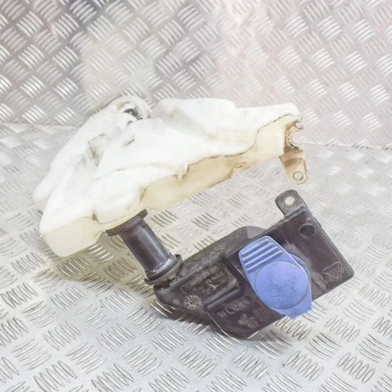 Windshield washer fluid reservoir/tank – Audi A5 Sportback 8TA (2009-2016)