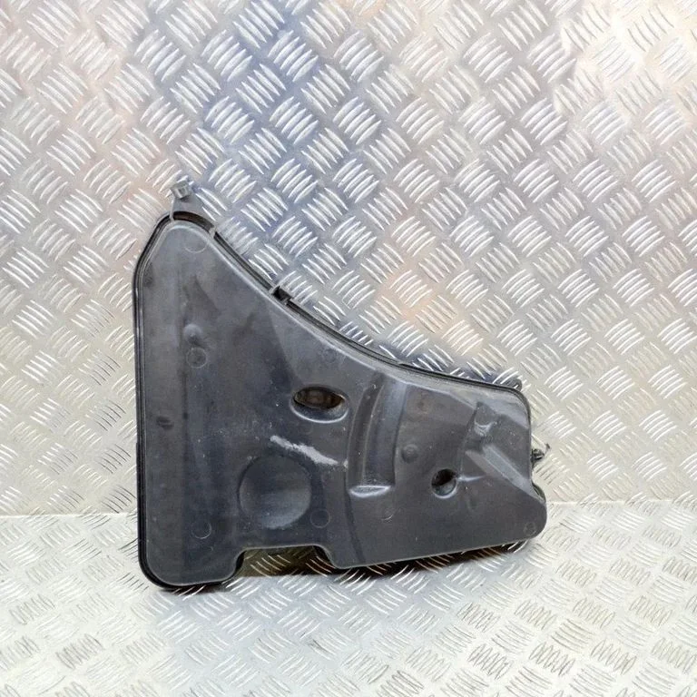 Logu mazgāšanas šķidruma tvertne 7377035
