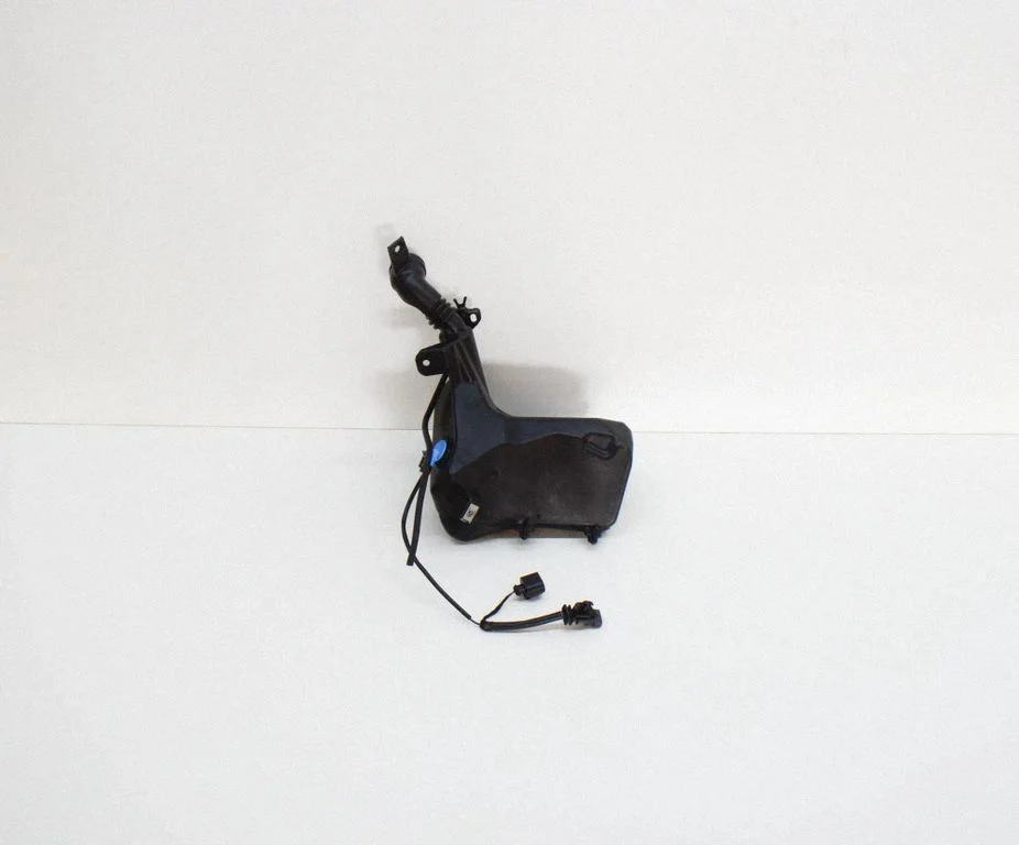 Windshield washer fluid reservoir/tank 109085000E