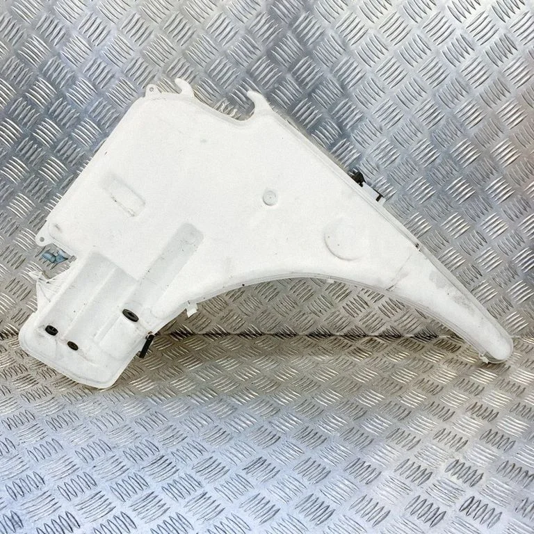 Klaasipesuvedeliku paak – BMW X1 E84 (2009-2015)