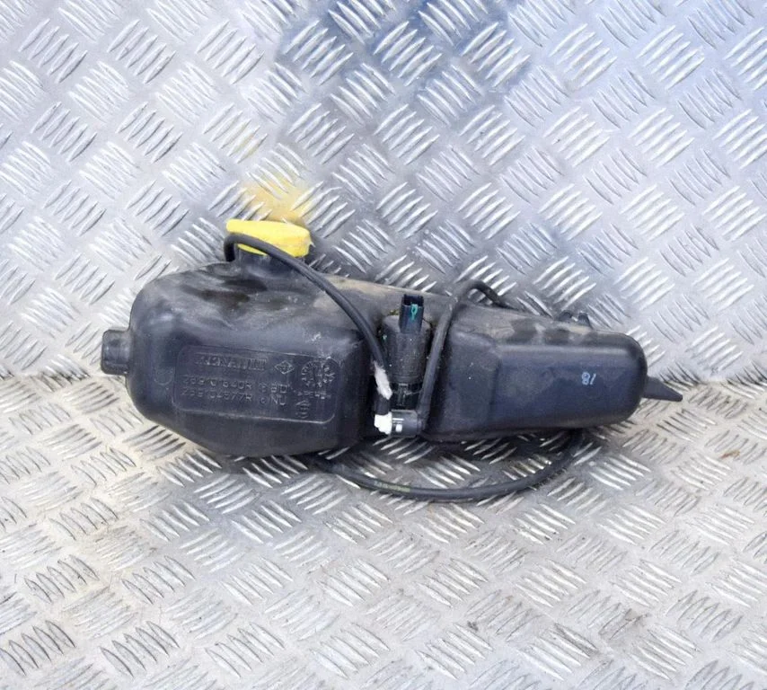 Logu mazgāšanas šķidruma tvertne 289104577R