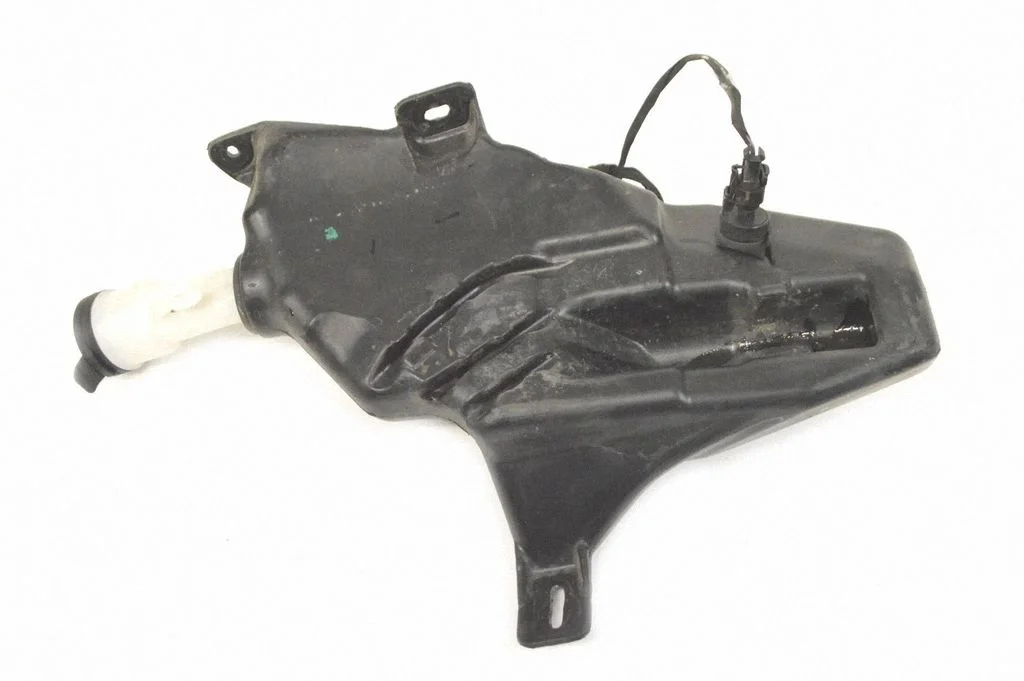 Windshield washer fluid reservoir/tank – Opel Astra J (2010-2015)