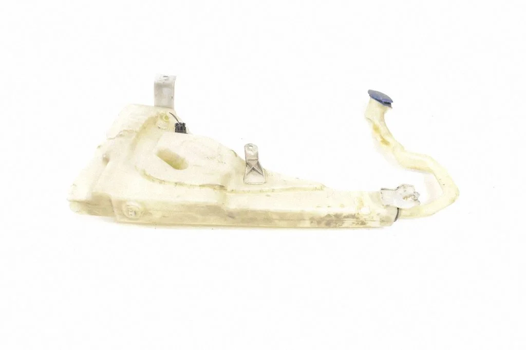 Windshield washer fluid reservoir/tank – Porsche Cayenne (9PA) (2002-2010)