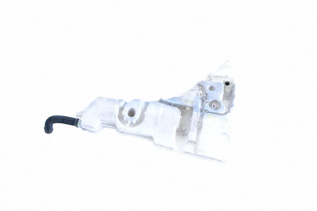 Windshield washer fluid reservoir/tank – BMW X6 F16 (2014-2017)