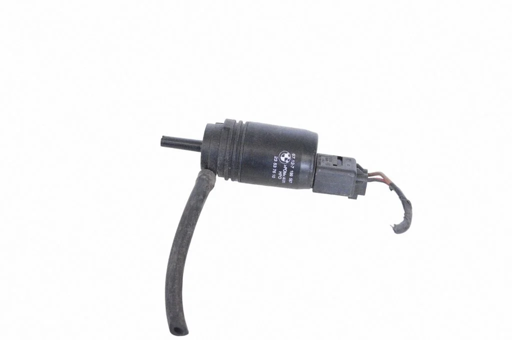 Windscreen/windshield washer pump – BMW 1 Series F20 F21 (2011-2019)