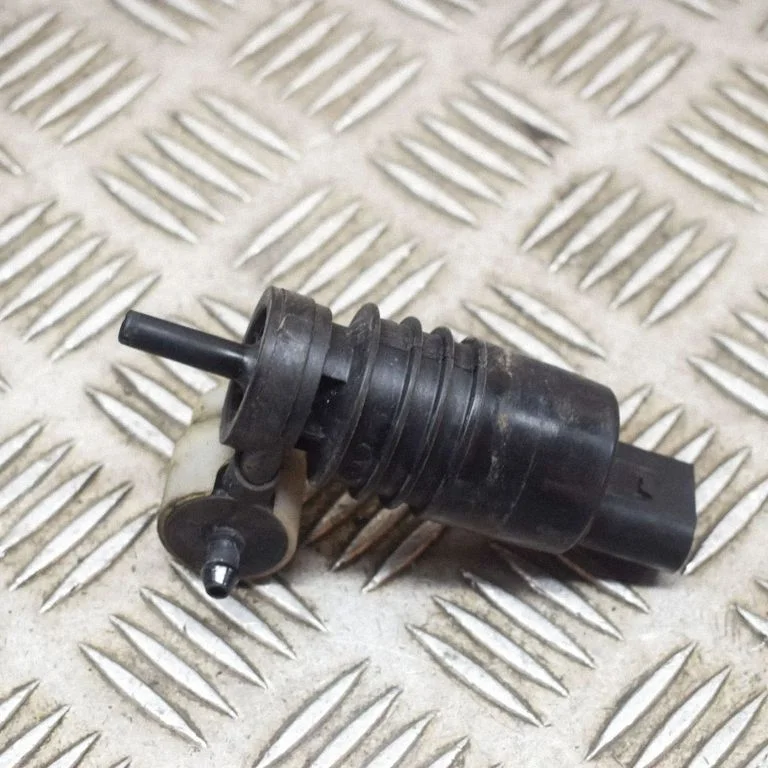 Windscreen/windshield washer pump – Opel Mokka (2012-2016)