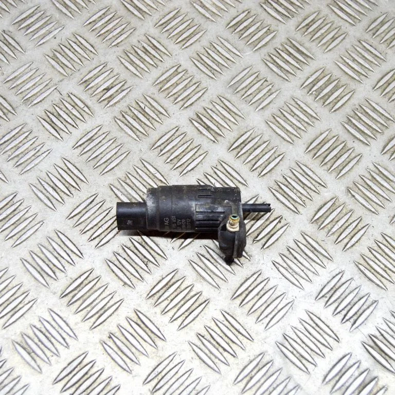 Windscreen/windshield washer pump 1K6955651