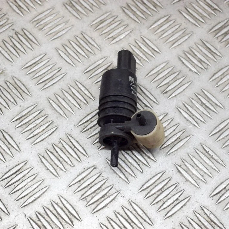 Klaasipesuvedeliku pump (klaaside) – Chevrolet Cruze (2009-2016)