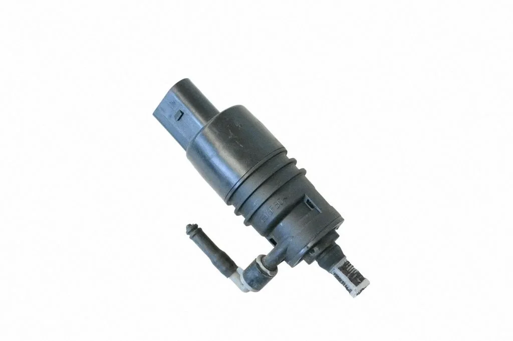 Klaasipesuvedeliku pump (klaaside) – BMW 6-seeria F12 F13 (2010-2018)