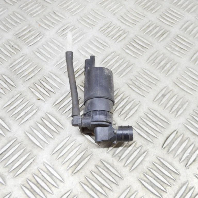 Windscreen/windshield washer pump – Citroen C1 (2006-2013)