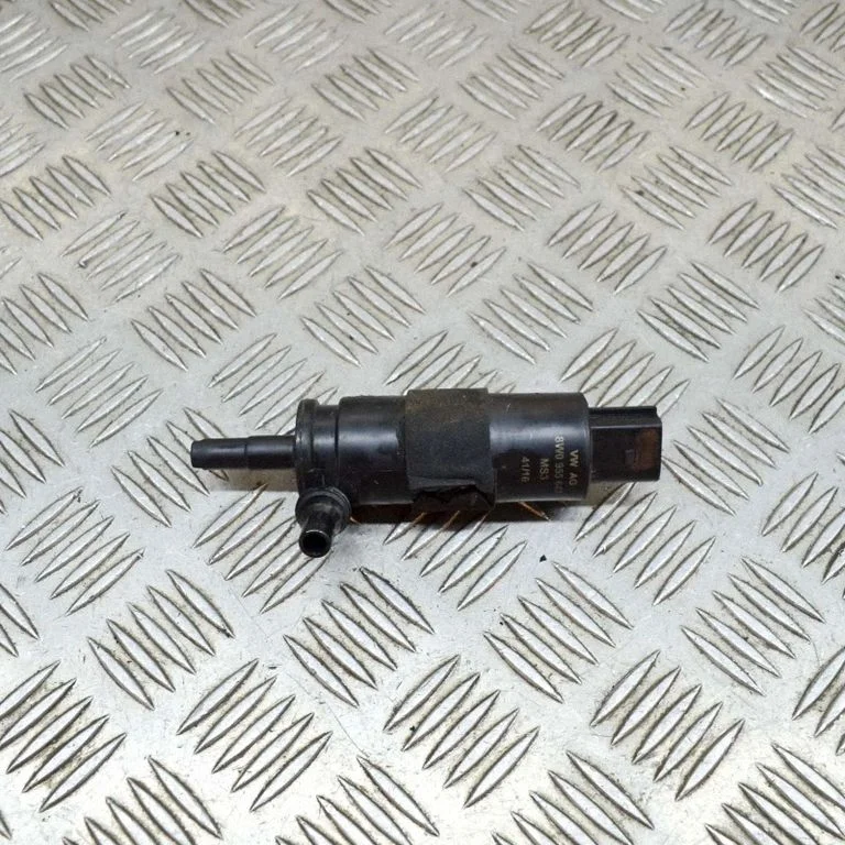 Logu mazgāšanas šķidruma sūknis (stiklu) 8W0955647