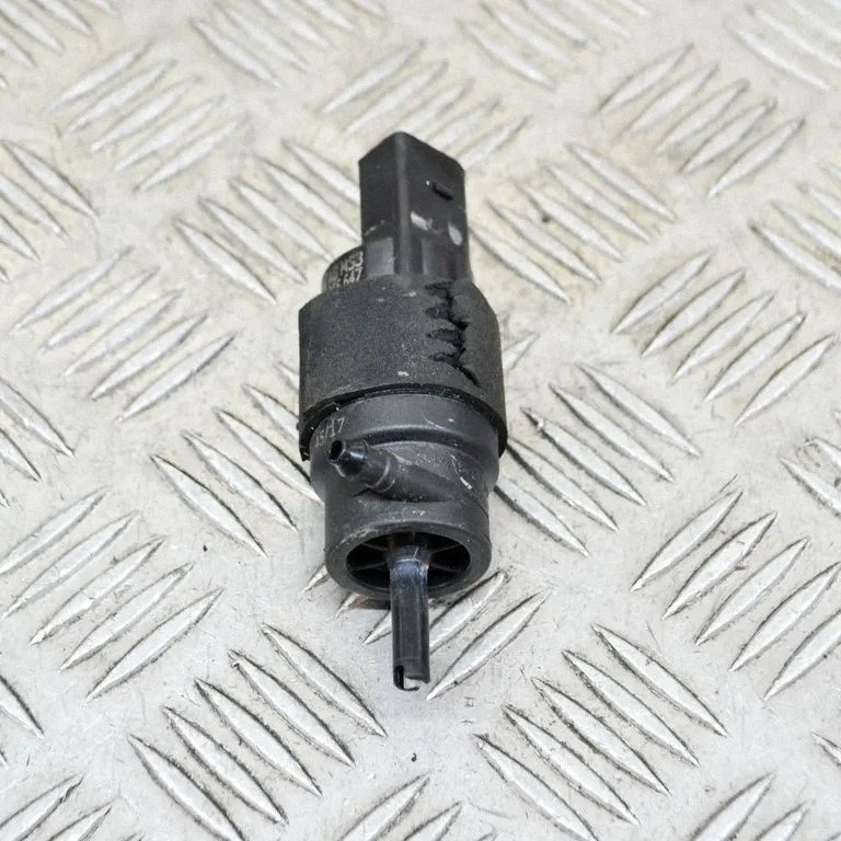 Pompka spryskiwacza szyb 8K5955647