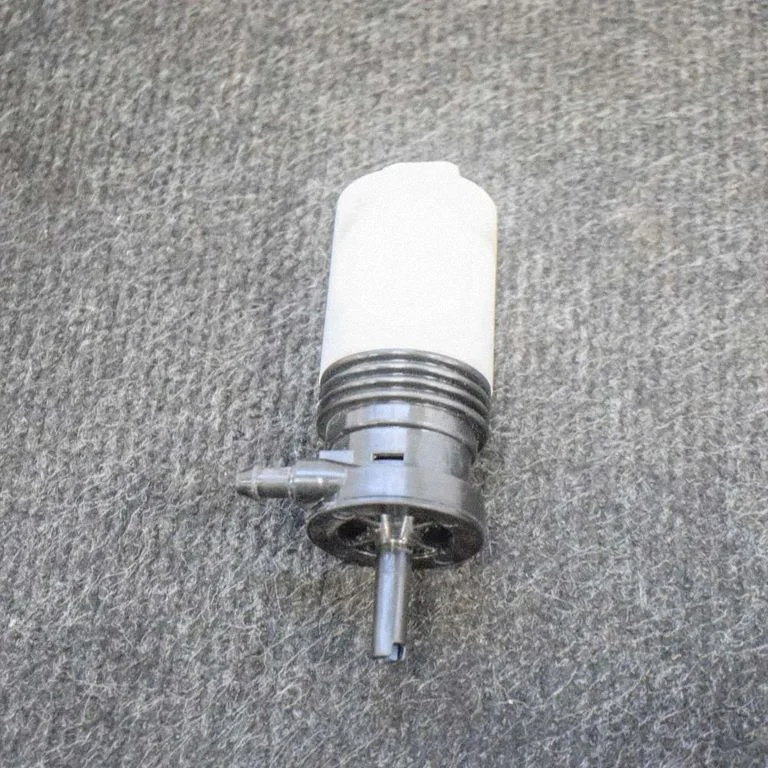 Windscreen/windshield washer pump – Volvo XC60 (2014-2016)