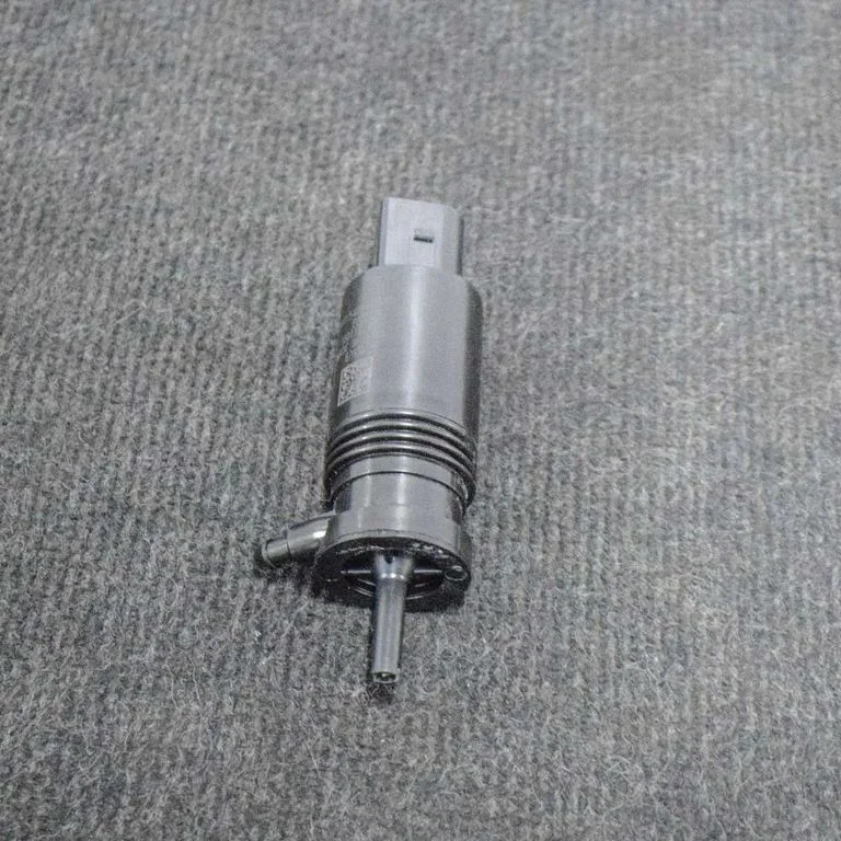 Windscreen/windshield washer pump 101548601C