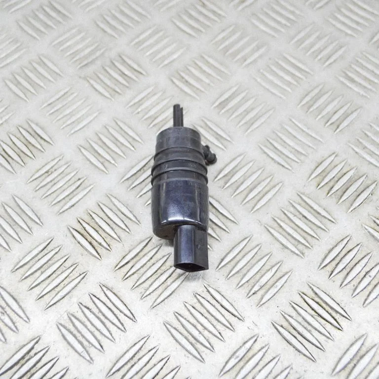Pompka spryskiwacza szyb – BMW Seria 1 F20 F21 (2011-2019)