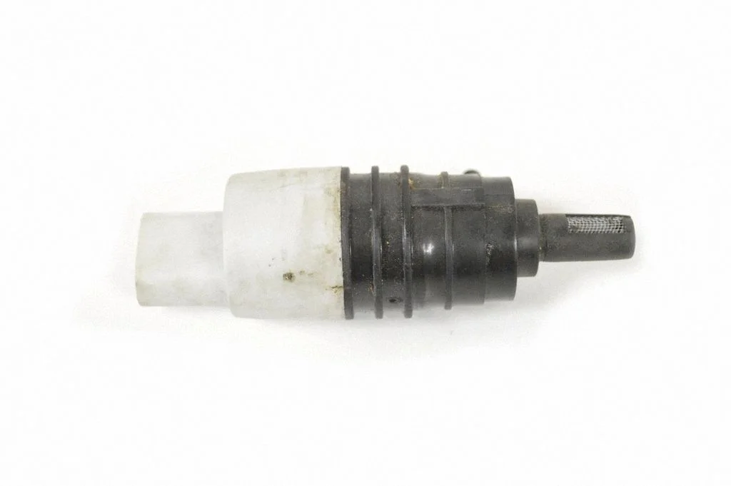 Windscreen/windshield washer pump – BMW X4 G02 (2018-)