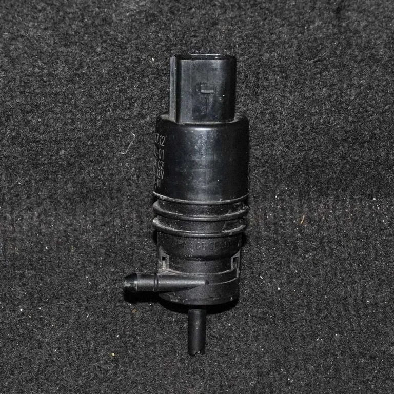 Windscreen/windshield washer pump – BMW 7 Series F01 F02 F03 F04 (2008-2016)