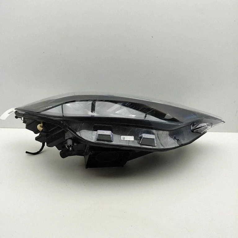 Priekšējais lukturis PZ3113E014DB