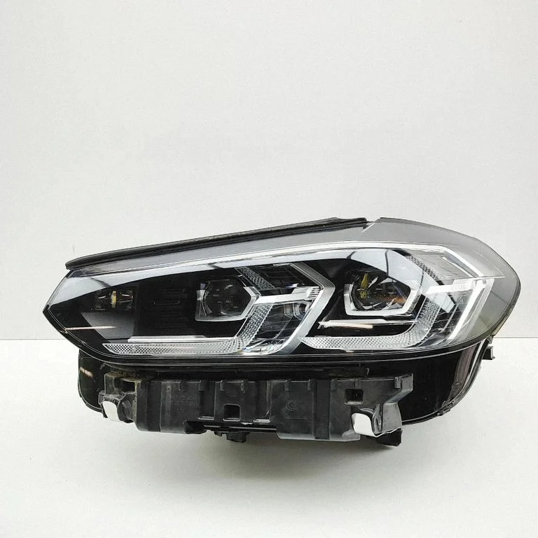 Esituli – BMW X4 G02 (2018-)