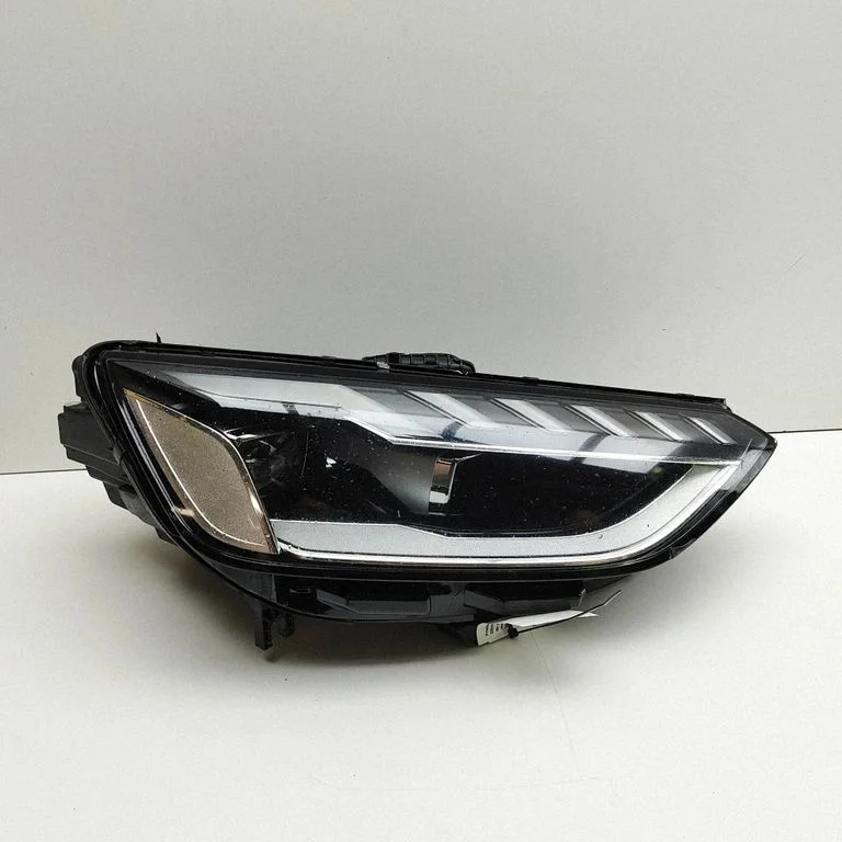 Headlight/headlamp 030111763400