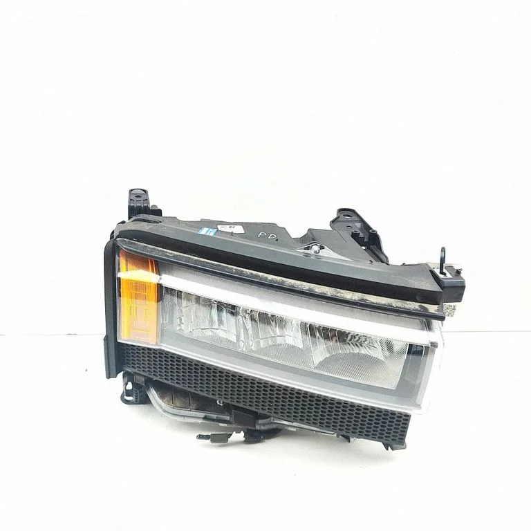 Headlight/headlamp 8111060S40