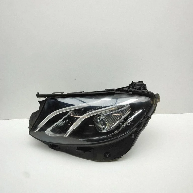 Reflektor A2139064104