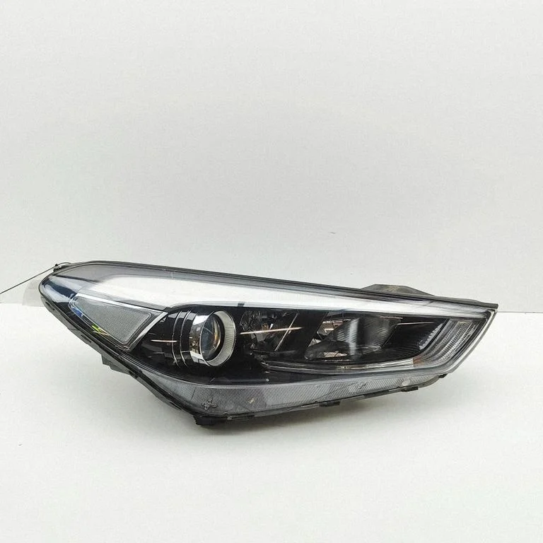 Priekšējais lukturis 92102D7110