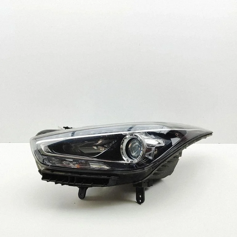 Priekšējais lukturis 921013Z560