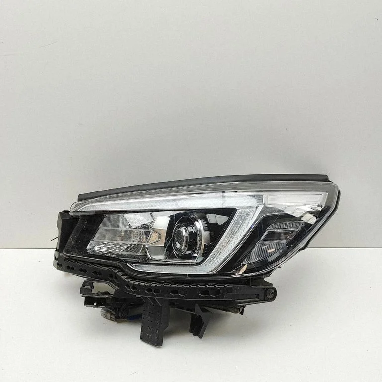 Priekšējais lukturis 84002SJ030