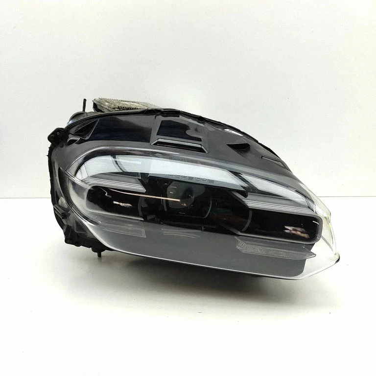 Reflektor – Porsche Taycan 9J1 (2019-)
