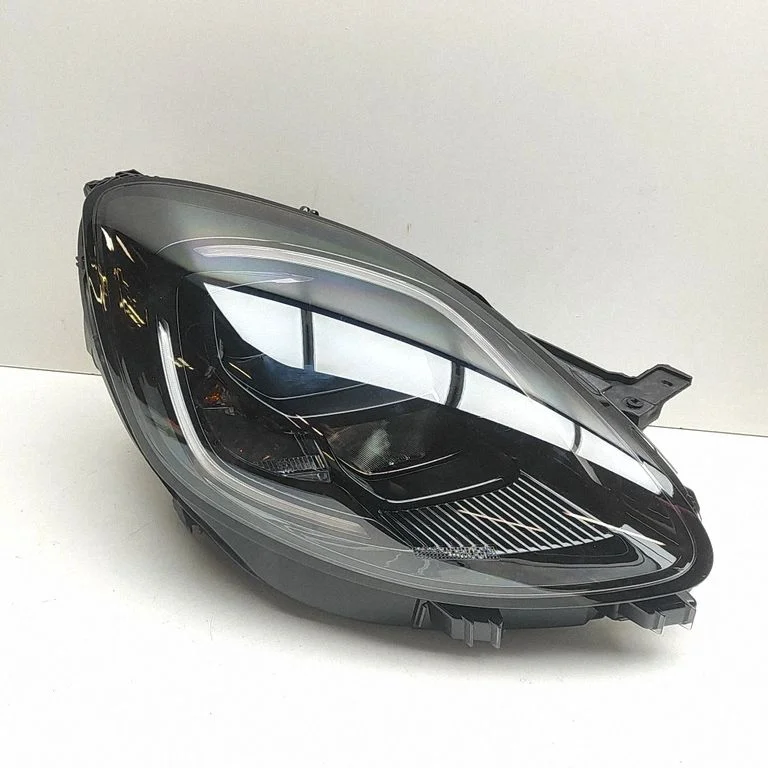 Priekšējais lukturis L1TB13100GK – Ford Puma (2019-)