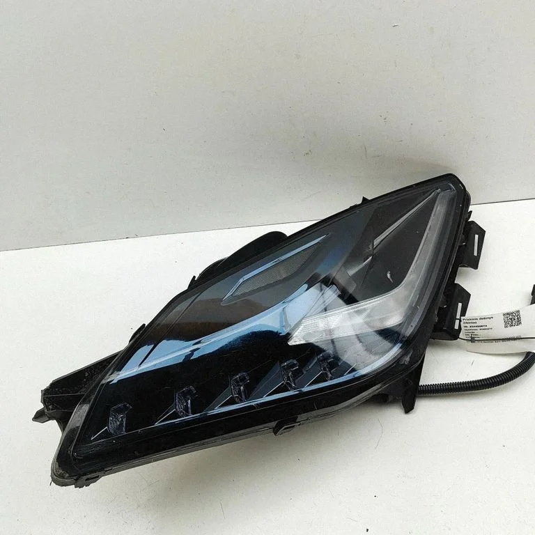 Priekšējais lukturis 84122616 – Chevrolet Corvette C7 (2014-2019)
