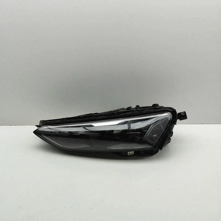 Priekšējais lukturis 4J3941035A