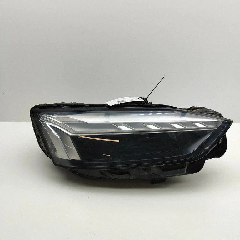Priekšējais lukturis 8W6941040A