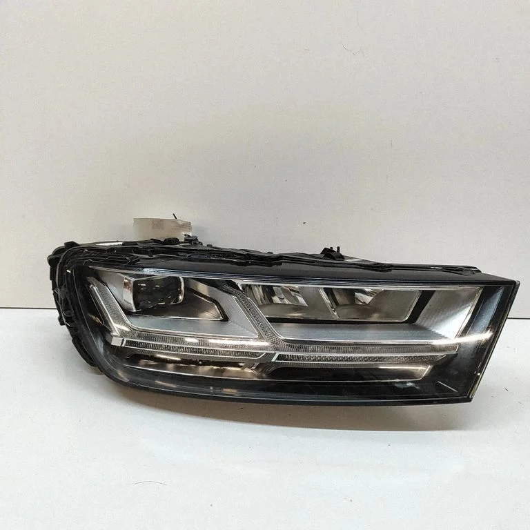 Priekšējais lukturis 7PP941572AB