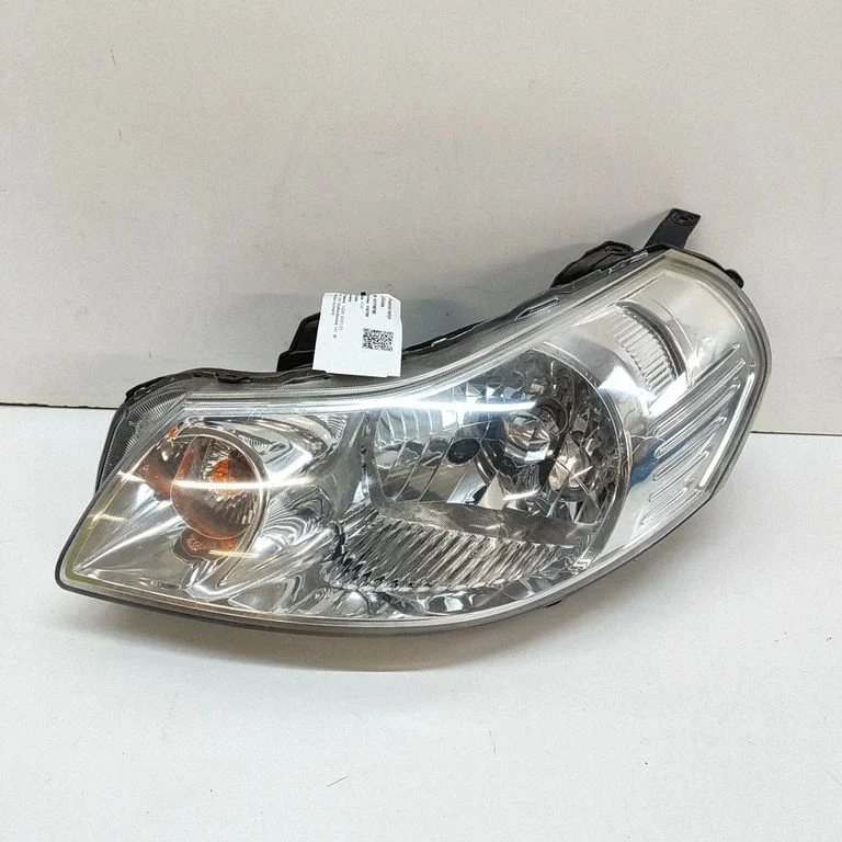 Priekšējais lukturis 3532079J10