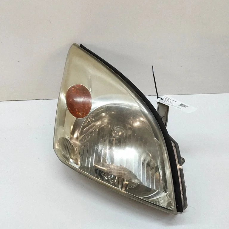 Priekšējais lukturis 811306A210
