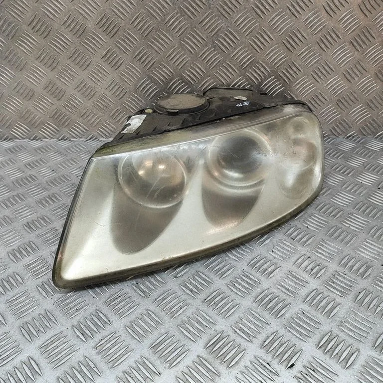 Priekšējais lukturis 7L6941017BK