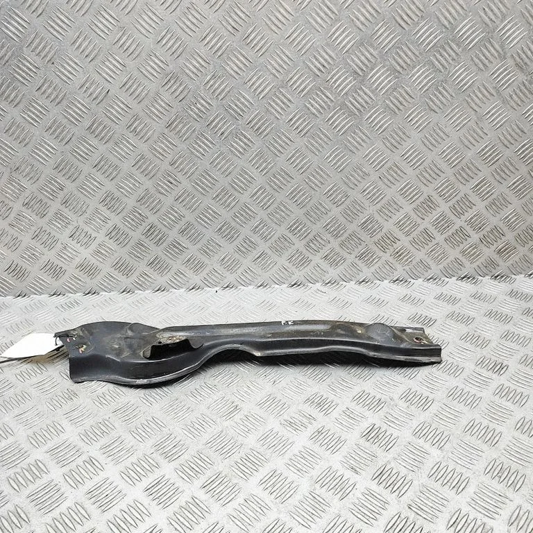 Headlight/headlamp mounting bracket SC2EM5301570