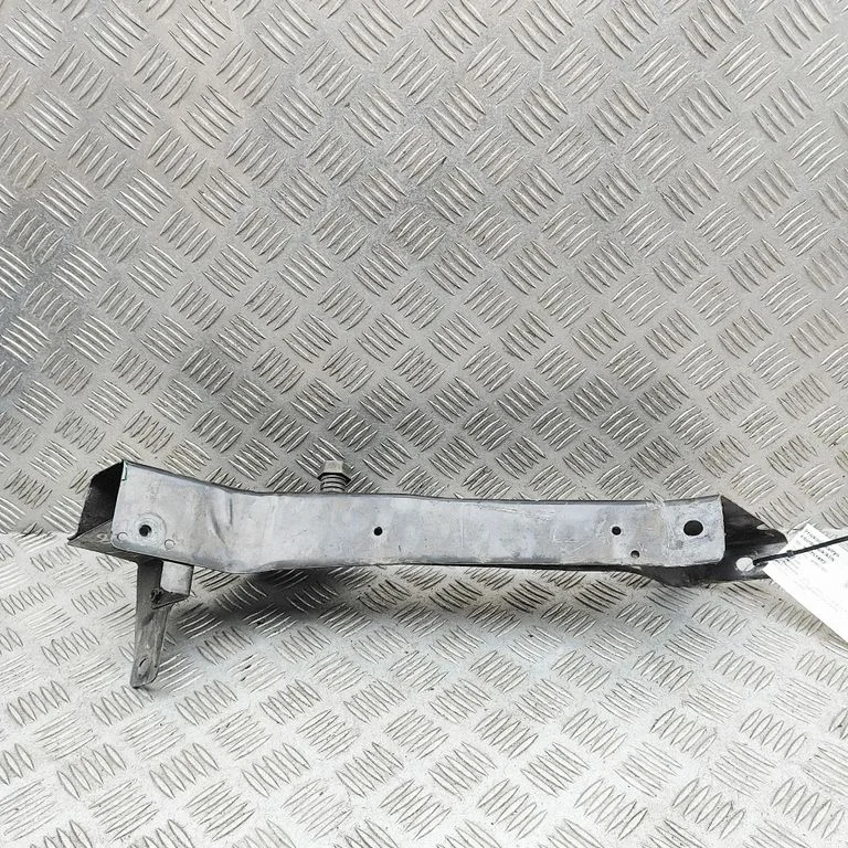 Headlight/headlamp mounting bracket 68223469AA