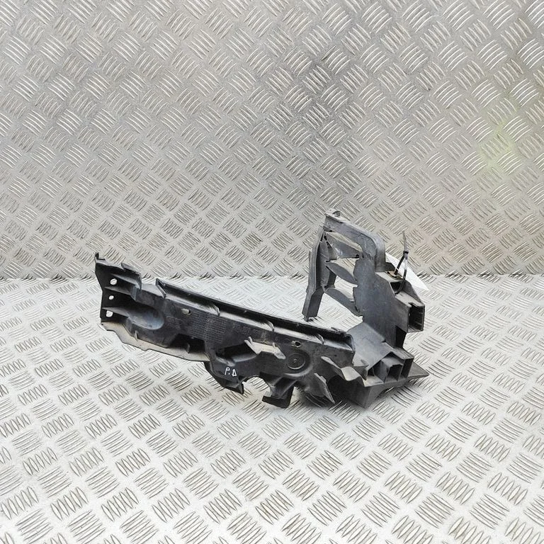 Wspornik reflektora 8R0805608B