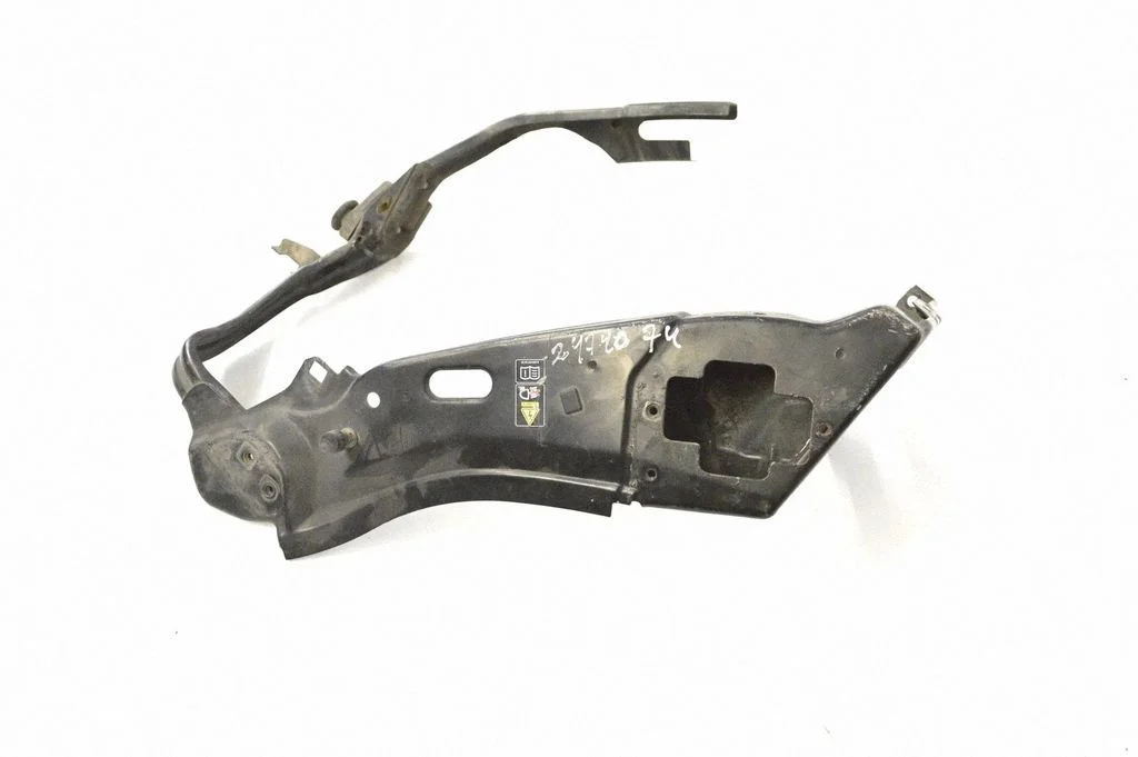 Esitule kinnitusklamber – Mercedes-Benz S-klass W221 (2005-2013)