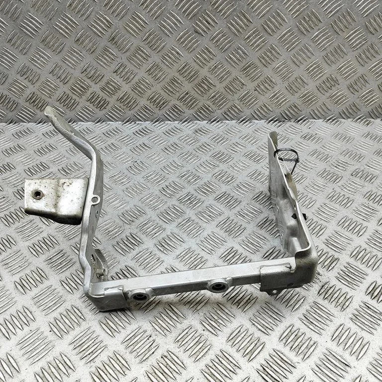 Headlight/headlamp mounting bracket 80670111