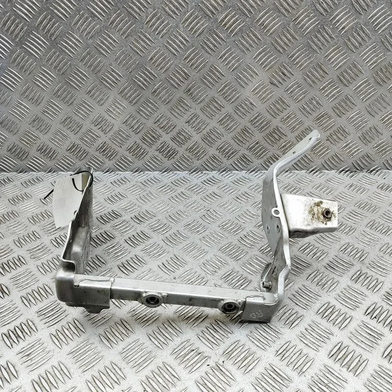 Headlight/headlamp mounting bracket 80667011