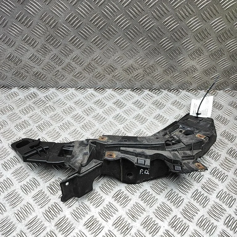 Esitule kinnitusklamber – Peugeot Boxer (2015-)